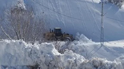 MALATYA’DA KARLA MÜCADELE ÇALIŞMALARI SÜRÜYOR