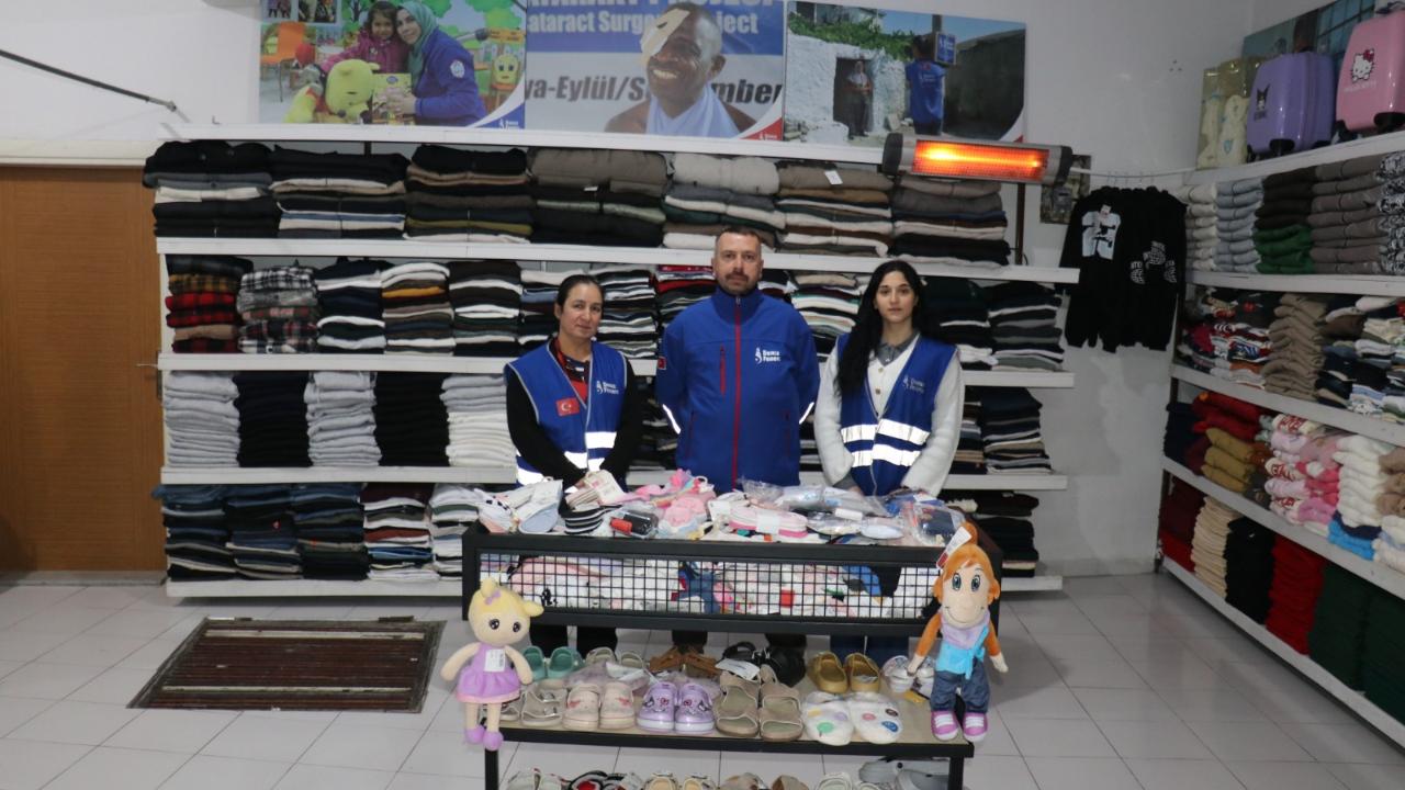 İHTİYAÇ SAHİBİ AİLELERE YARDIM YAPILDI