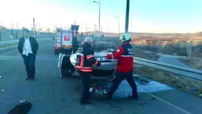 TRAFİK KAZASINDA 3 KİŞİ YARALANDI