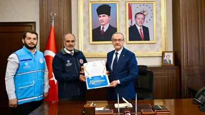 Vali Seddar Yavuz’dan TDV’ye Kurban Bağışı